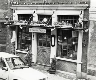 Hoek Nieuwstad, restaurant De Kromme Elleboog (1980)